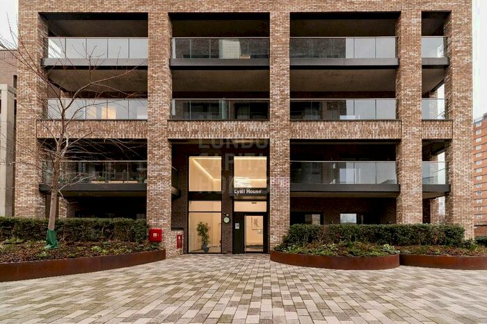 3 Bedroom Flat To Rent In Shipbuilding Way, London, E13