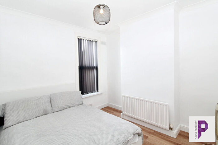 3 Bedroom Terraced House For Sale In Belmont Road, Gillingham, ME7