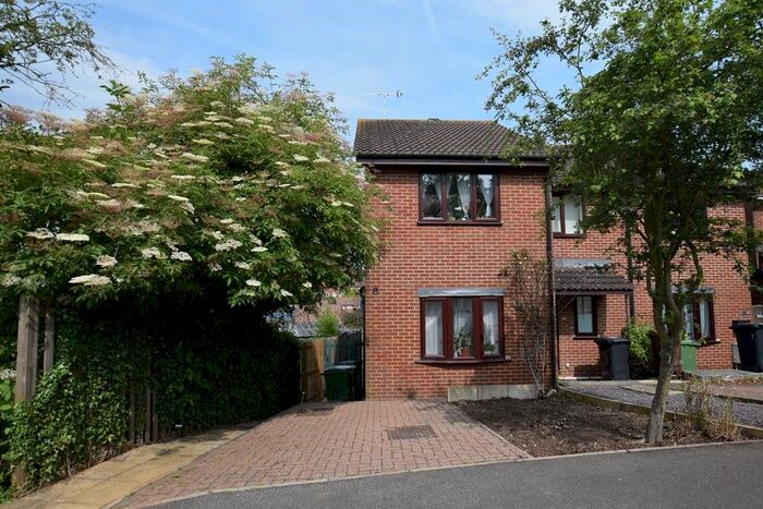 2 Bedroom Terraced House To Rent In White Hedge Drive, St Albans, AL3