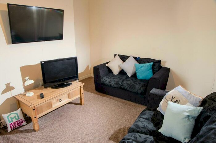 3 Bedroom Private Hall To Rent In Newsham Place, Lancaster, LA1
