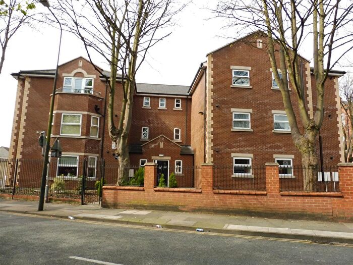 2 Bedroom Flat To Rent In Heneage Road, Grimsby, DN32
