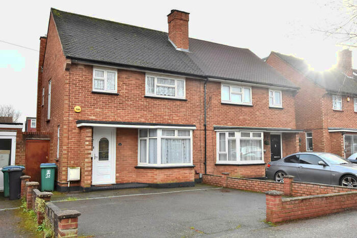 3 Bedroom Semi-Detached House To Rent In Poplars Close, Watford, WD25