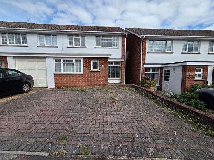 4 Bedroom House To Rent In Furneaux Gardens, Fareham, PO16