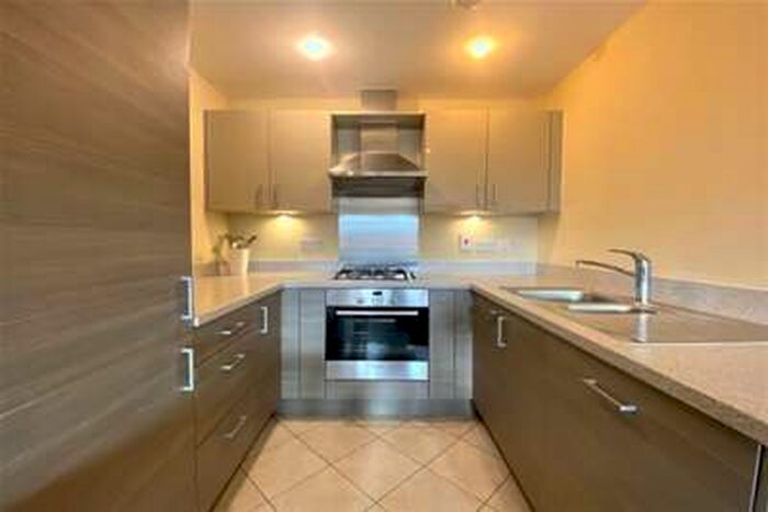 1 Bedroom Flat To Rent In Royal Gallery, KT2