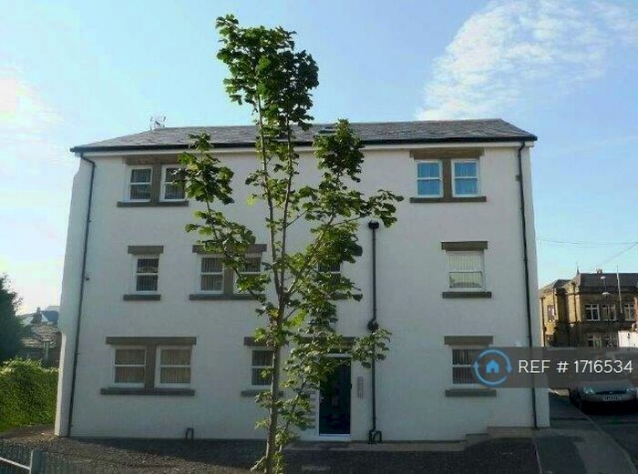 1 Bedroom Flat To Rent In Shamrock House, Pudsey, LS28