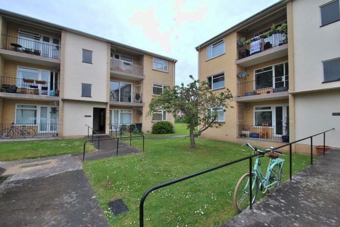 3 Bedroom Flat To Rent In Jesse Hughes Court, Bath, BA1