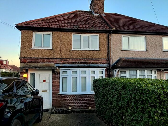 1 Bedroom Maisonette To Rent In Ash Tree Road, Watford, WD24