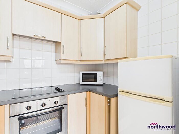 1 Bedroom Flat To Rent In The Avenue, Eastbourne, BN21