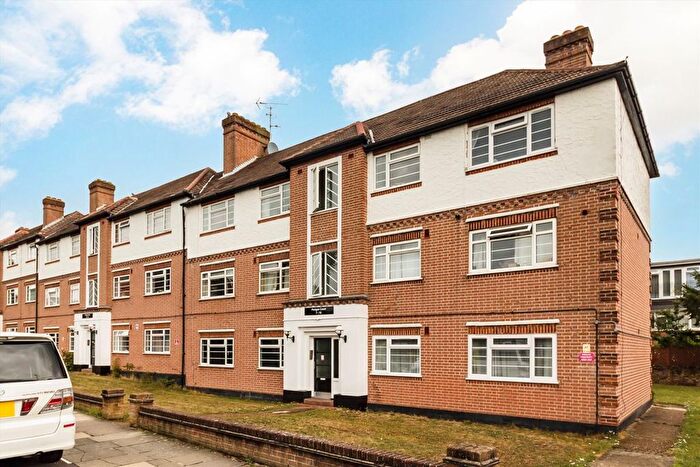 2 Bedroom Flat To Rent In Churchview Road, Twickenham, TW2