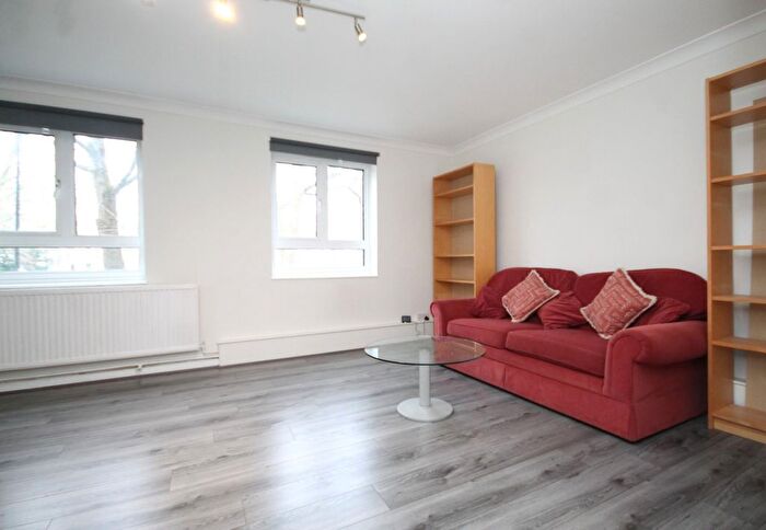3 Bedroom Flat To Rent In Abingdon Close, Camden Square, NW1