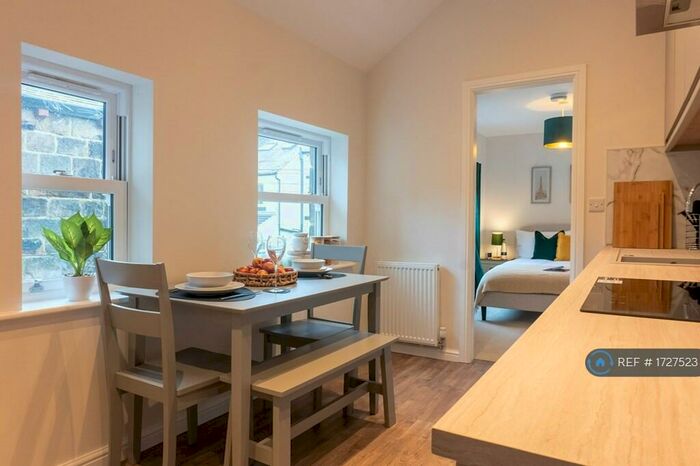 2 Bedroom Flat To Rent In Mayfield Grove, Harrogate, HG1