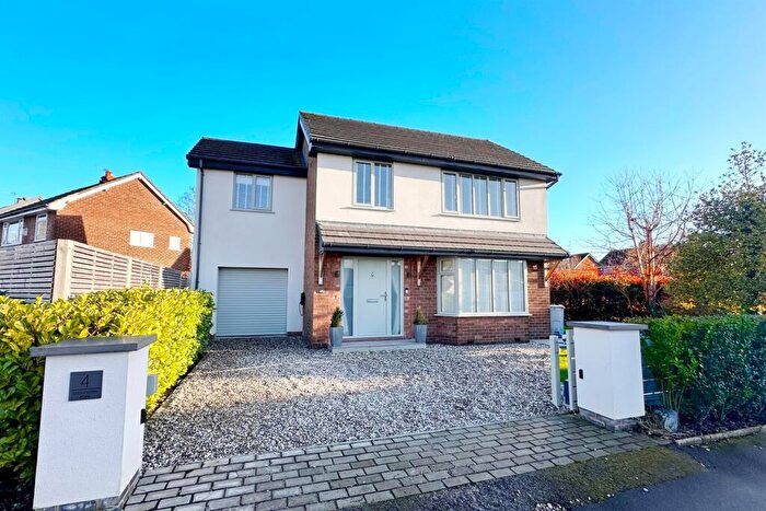 4 Bedroom Detached House For Sale In Gloucester Road, Poynton, SK12