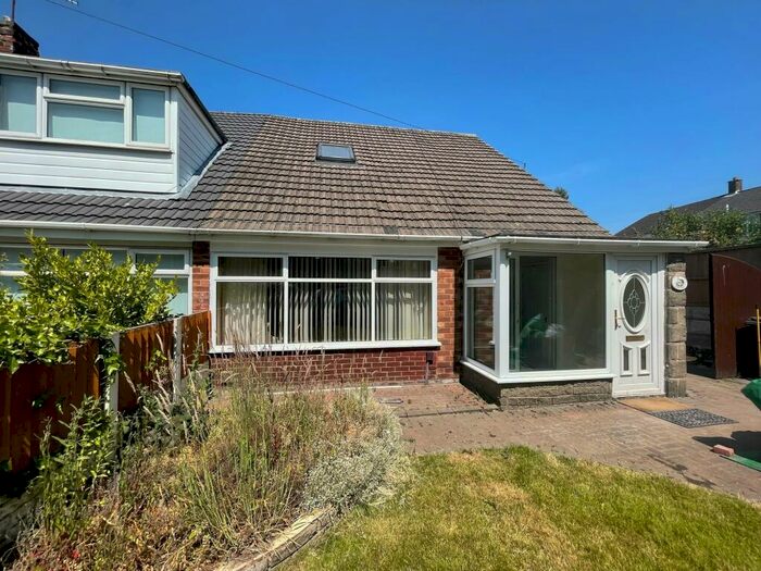 4 Bedroom Semi-Detached House To Rent In Martine Close, Melling, L31