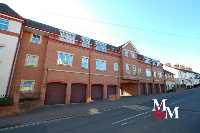2 Bedroom Flat To Rent In Willow House, LU7