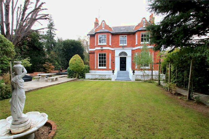 5 Bedroom Detached House To Rent In London Road, Twyford, Reading, Berkshire RG10