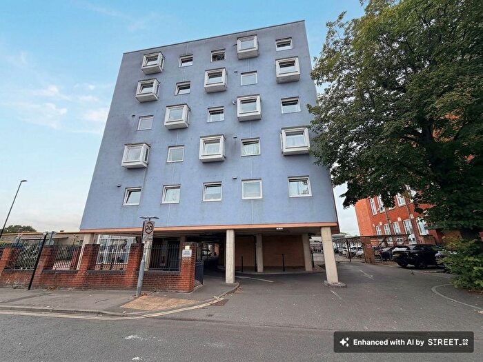 1 Bedroom Flat For Sale In Anglesea Terrace, Southampton, SO14