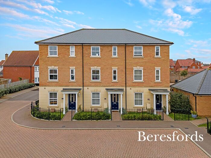 3 Bedroom End Of Terrace House For Sale In Snowberry Road, Dunmow, CM6