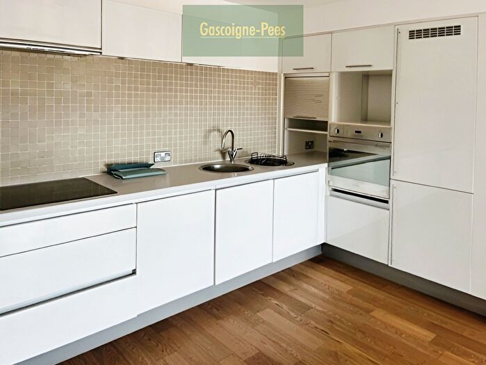 1 Bedroom Property To Rent In The Courtyard, Basingstoke, RG22