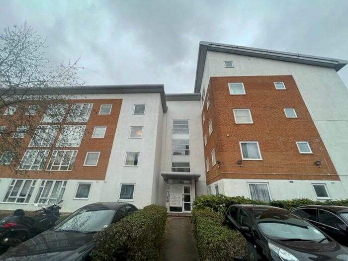 1 Bedroom Flat To Rent In Felixstowe Court, Galleons Reach, E16