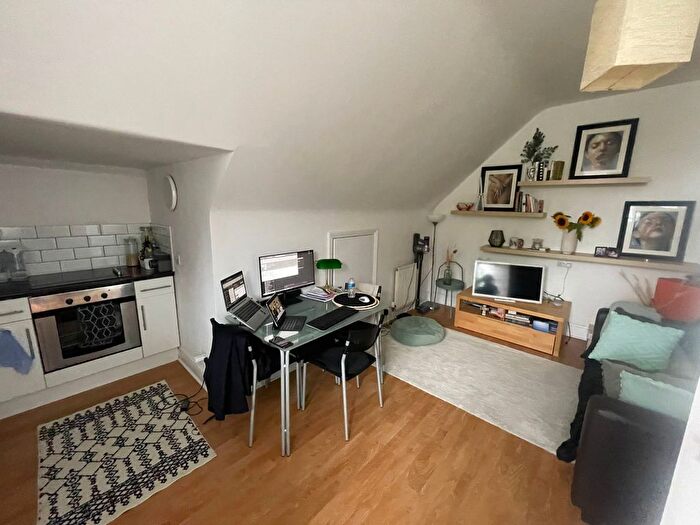 1 Bedroom Flat To Rent In Exeter Road, London, NW2