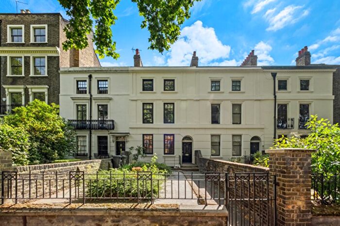 3 Bedroom Terraced House To Rent In Kennington Road, Lambeth, London, SE11
