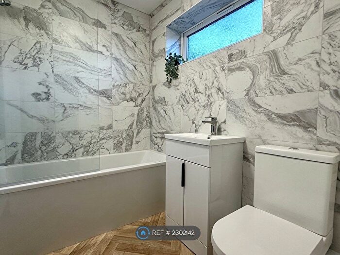 2 Bedroom Flat To Rent In Nazeby Avenue, Liverpool, L23