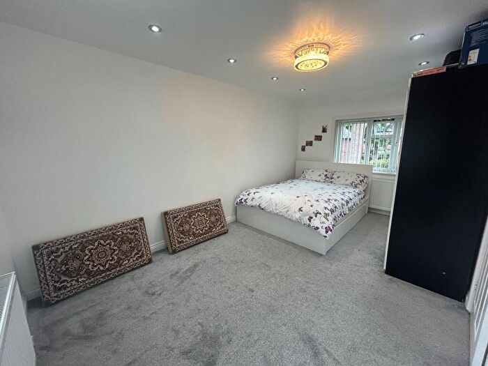 3 Bedroom Semi-Detached House To Rent In Shevington Gardens, M23