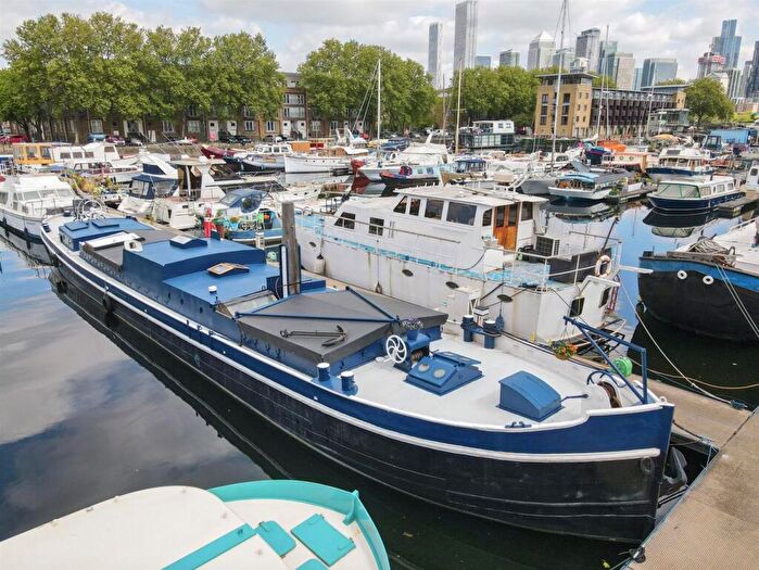 1 Bedroom House Boat For Sale In Kaapsea Drai, South Dock Marina, SE16