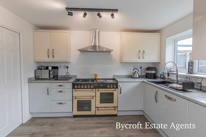 3 Bedroom Detached Bungalow For Sale In Pinecot Avenue, Bradwell, NR31