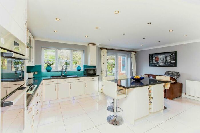5 Bedroom Detached House For Sale In Devonshire Mews, Highfields Caldecote, Cambridge, CB23