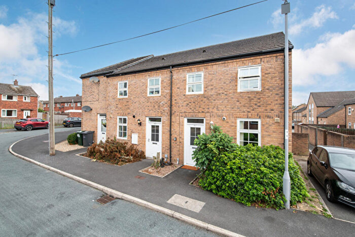 3 Bedroom Town House For Sale In Littlelands, Cottingley, Bingley, West Yorkshire, BD16