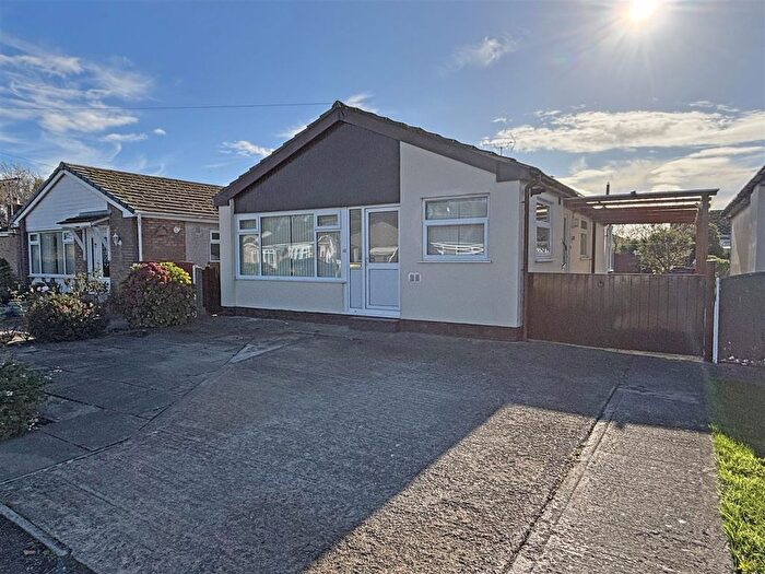 2 Bedroom Detached Bungalow For Sale In Llys Glyndwr, Towyn, LL22