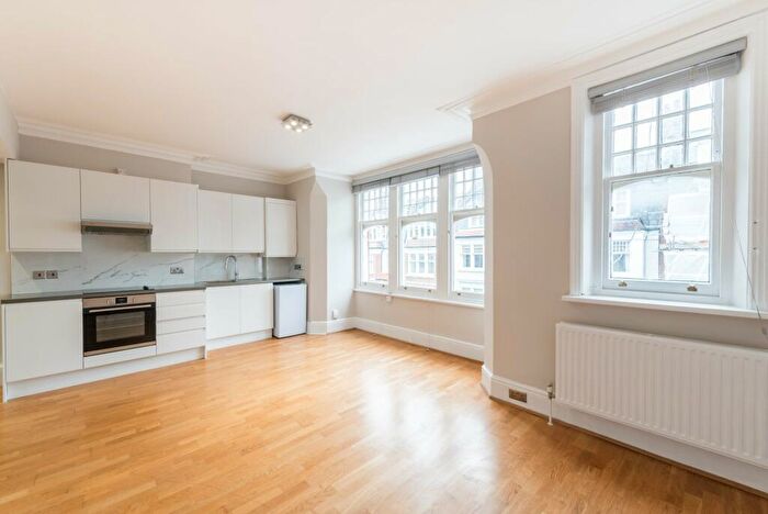 Apartment To Rent In Glenmore Road, London, NW3