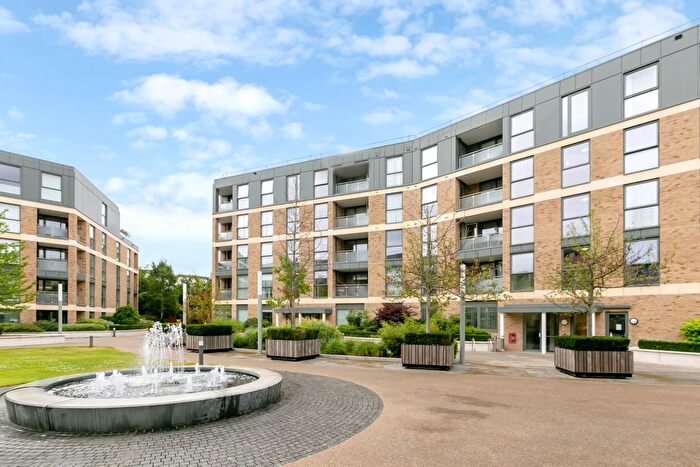 1 Bedroom Flat For Sale In Quadrant House, Levett Square, TW9