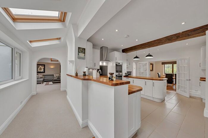 5 Bedroom Detached House To Rent In Valley Road, Rickmansworth, WD3