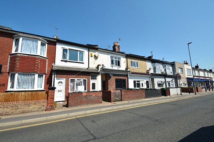 2 Bedroom Flat To Rent In New Road, Portsmouth, PO2