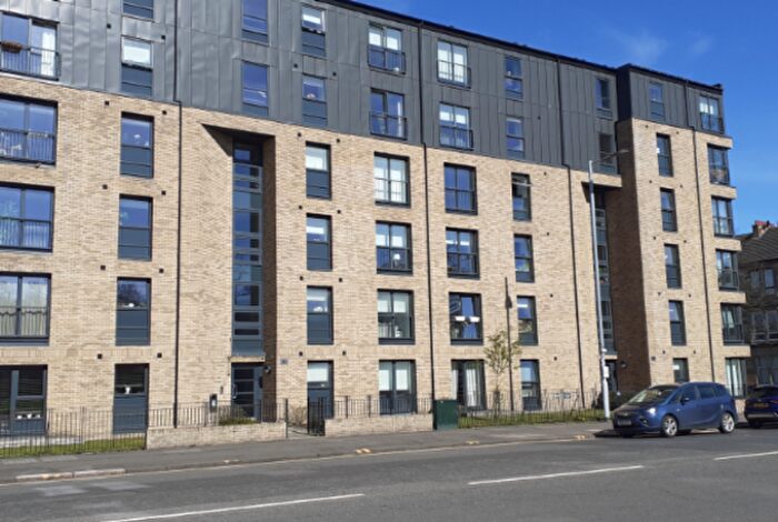 2 Bedroom Flat To Rent In , Edmiston Drive, G51
