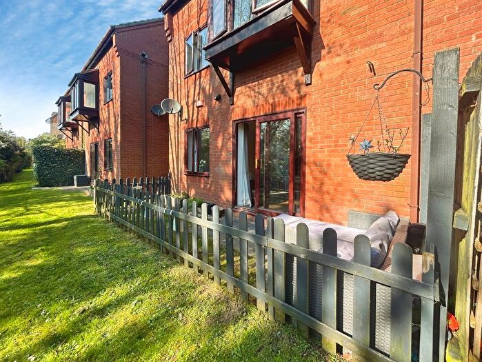 2 Bedroom Maisonette For Sale In Wyatt Close, High Wycombe, Buckinghamshire, HP13