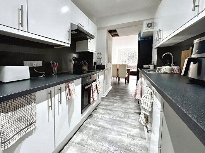 4 Bedroom House To Rent In Chamberlain Road, Southampton, Hampshire, SO17