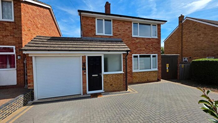 3 Bedroom Detached House For Sale In Taunton Avenue, Northampton, NN3