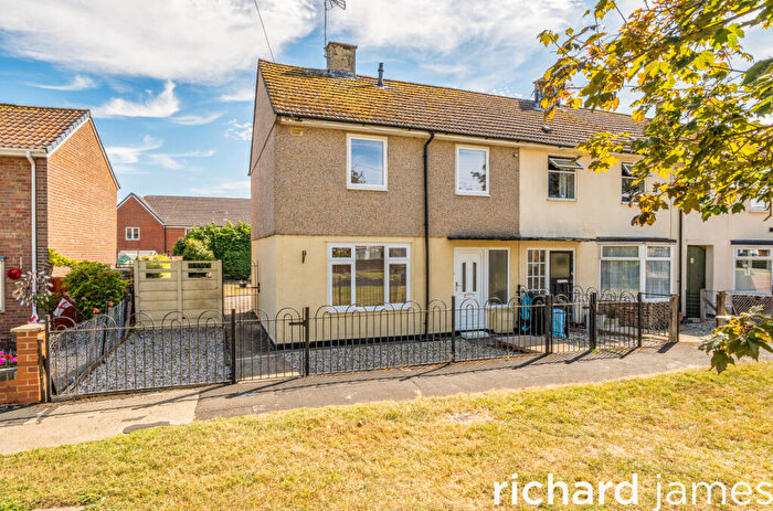 2 Bedroom End Of Terrace House For Sale In Marston Avenue, Penhill, Swindon, SN2