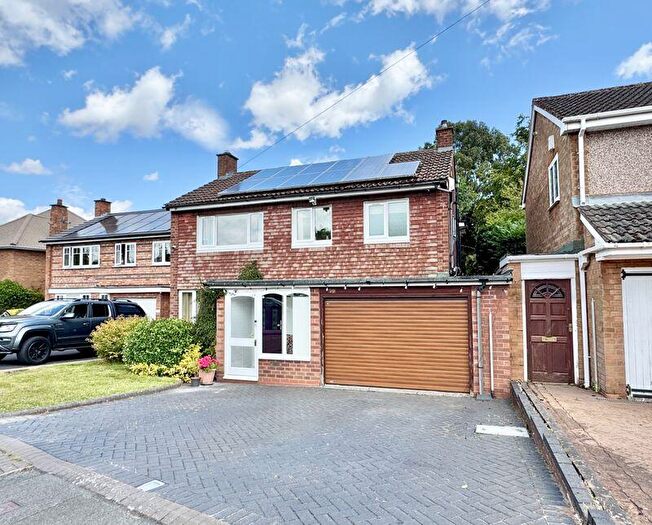 5 Bedroom Detached House For Sale In Grosvenor Close, Four Oaks, B75