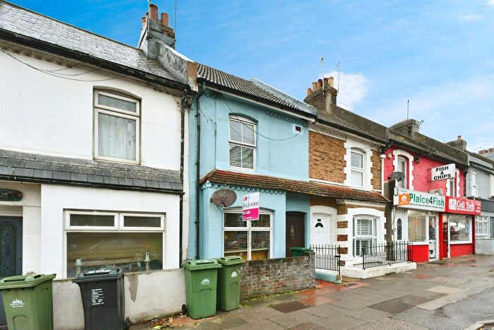 2 Bedroom Terraced House For Sale In Whitehawk Road, Brighton, BN2