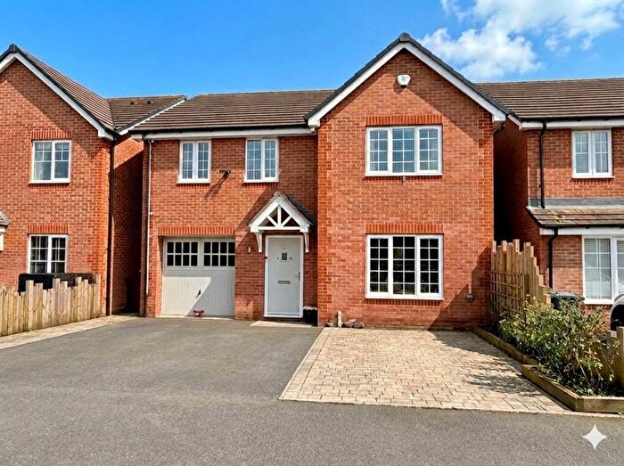 4 Bedroom Detached House For Sale In Barleyfield Road, Weddington, CV10