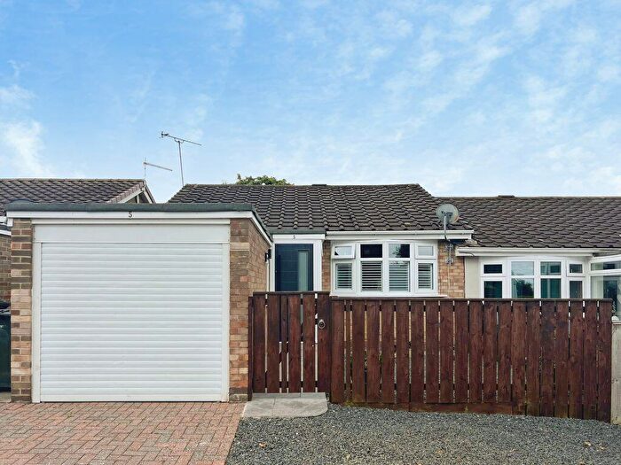 2 Bedroom Bungalow For Sale In Dunsley Gardens, Newcastle Upon Tyne, NE13