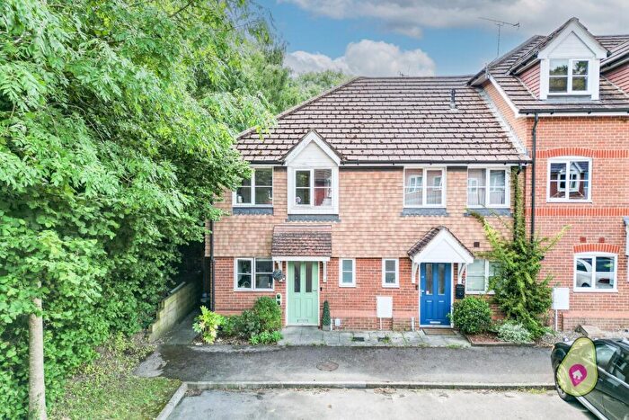 3 Bedroom End Of Terrace House For Sale In Poperinghe Way, Arborfield, RG2