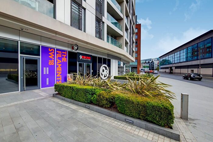 3 Bedroom Flat For Sale In Aurora Apartments, Buckhold Road, London, SW18
