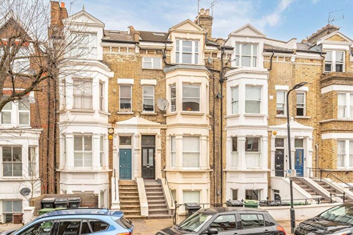 2 Bedroom Flat To Rent In Hemstal Road, West Hampstead, NW6