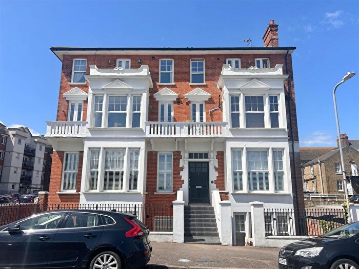 3 Bedroom Penthouse To Rent In Eastern Esplanade, Margate, CT9