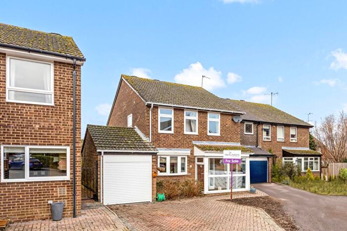 4 Bedroom Detached House For Sale In Reapers Close, Horsham, RH12